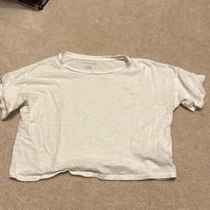 white cropped american eagle shirt